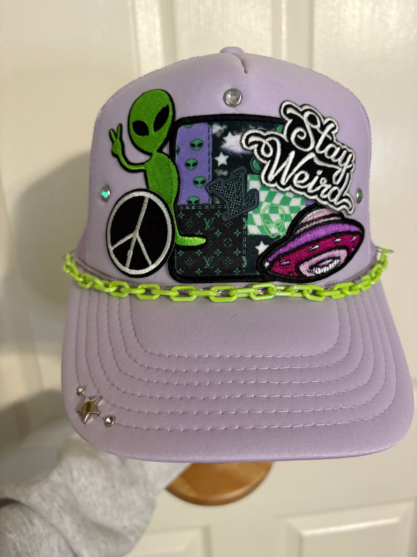 Stay Weird Alien LV